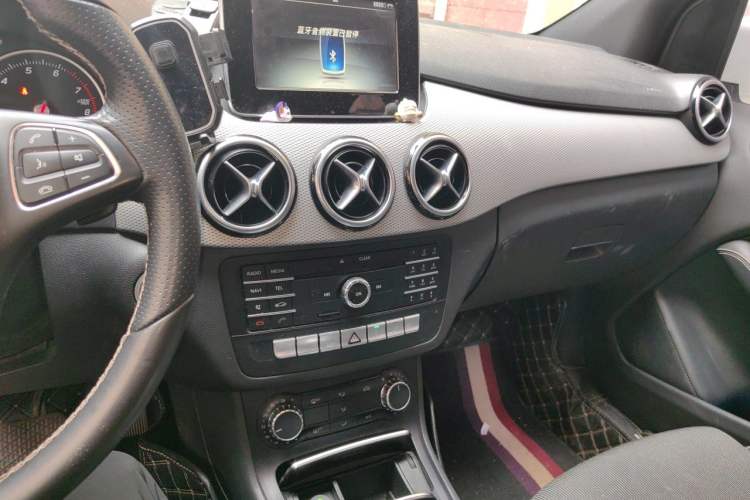 Used Mercedes-Benz B-Class 2015 B 200 Sport Edition Audio And AC Panel