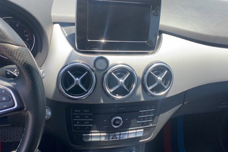 Used Mercedes-Benz B-Class 2015 B 200 Fashion Model Audio And AC Panel
