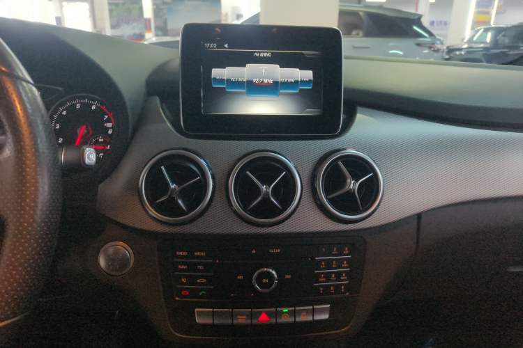 Used Mercedes-Benz B-Class 2015 B 200 Sport Edition Audio And AC Panel