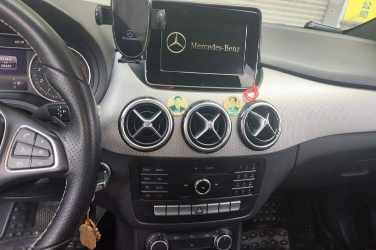 Used Mercedes-Benz B-Class 2015 B 200 Sport Edition Audio And AC Panel
