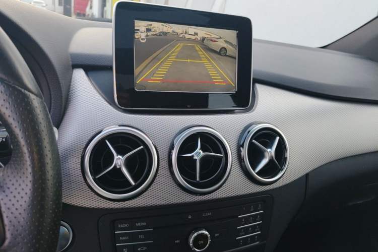 Used Mercedes-Benz B-Class 2015 B 200 Sport Edition Audio And AC Panel