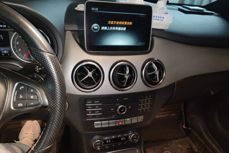 Used Mercedes-Benz B-Class 2015 B 200 Luxury Model Audio And AC Panel