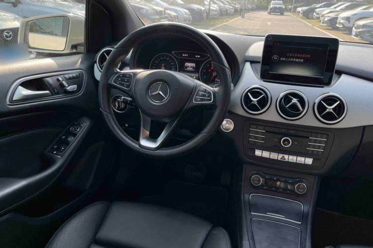 Used Mercedes-Benz B-Class 2015 B 200 Fashion Model Audio And AC Panel