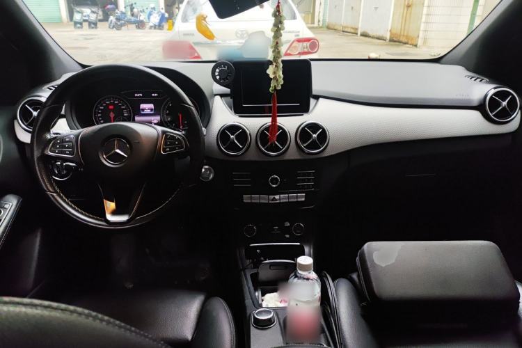 Used Mercedes-Benz B-Class 2015 B 200 Fashion Model Center Console