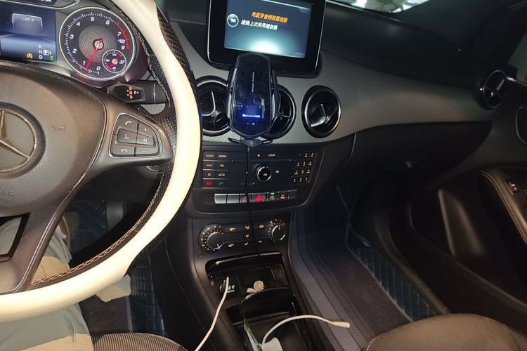 Used Mercedes-Benz B-Class 2015 B 200 Sport Edition Center Console