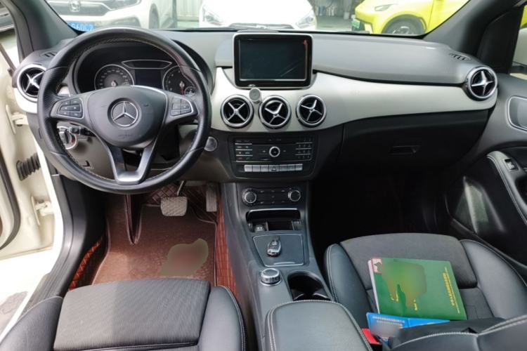 Used Mercedes-Benz B-Class 2015 B 200 Sport Edition Center Console