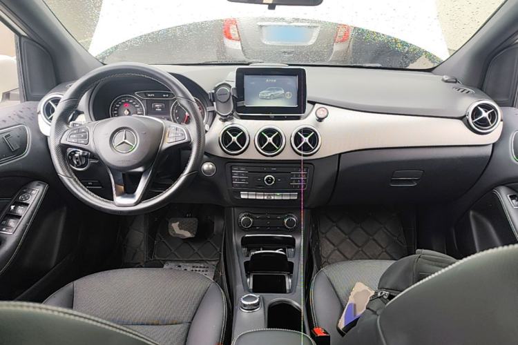Used Mercedes-Benz B-Class 2015 B 200 Sport Edition Center Console