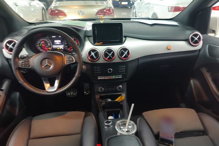 Used Mercedes-Benz B-Class 2015 B 200 Sport Edition Center Console