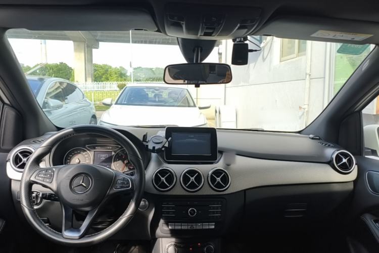 Used Mercedes-Benz B-Class 2015 B 200 Sport Edition Center Console