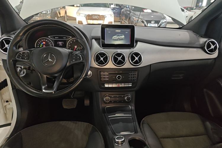 Used Mercedes-Benz B-Class 2015 B 200 Sport Edition Center Console