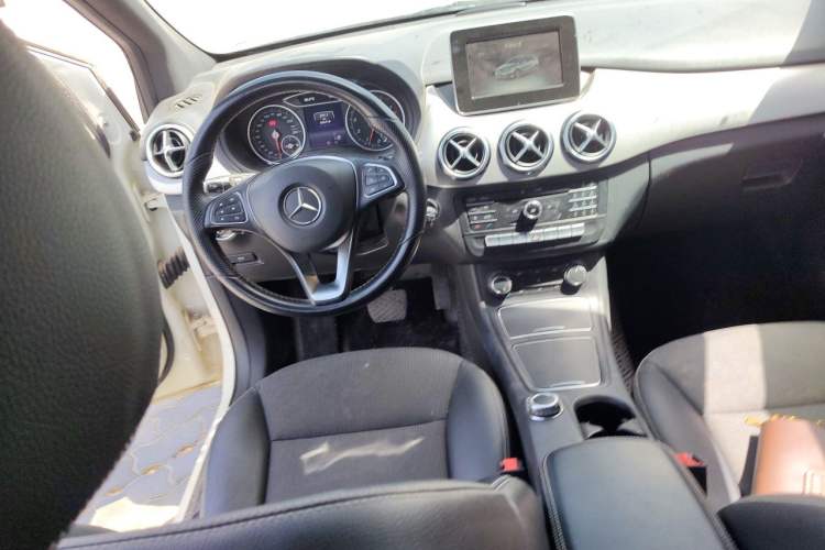 Used Mercedes-Benz B-Class 2015 B 200 Sport Edition Center Console