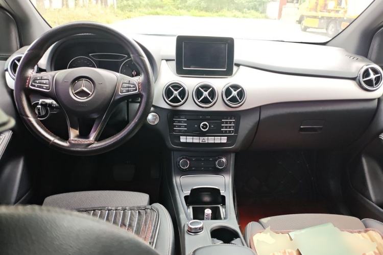 Used Mercedes-Benz B-Class 2015 B 200 Sport Edition Center Console