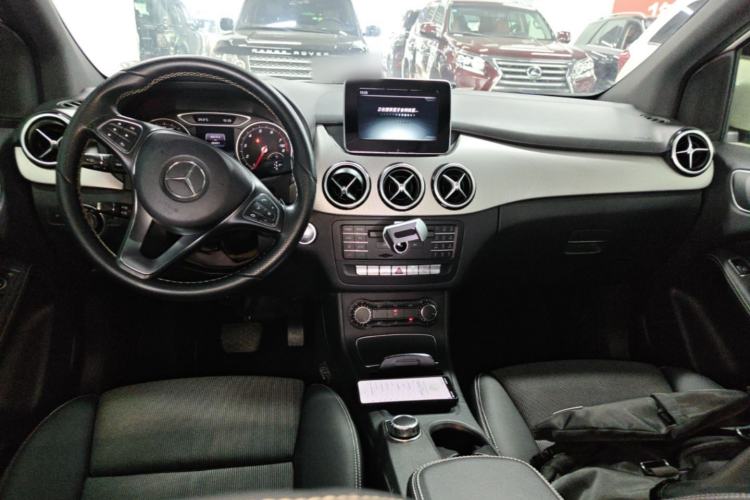 Used Mercedes-Benz B-Class 2015 B 200 Sport Edition Center Console