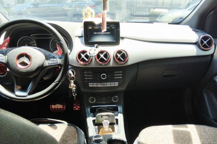 Used Mercedes-Benz B-Class 2015 B 200 Sport Edition Center Console