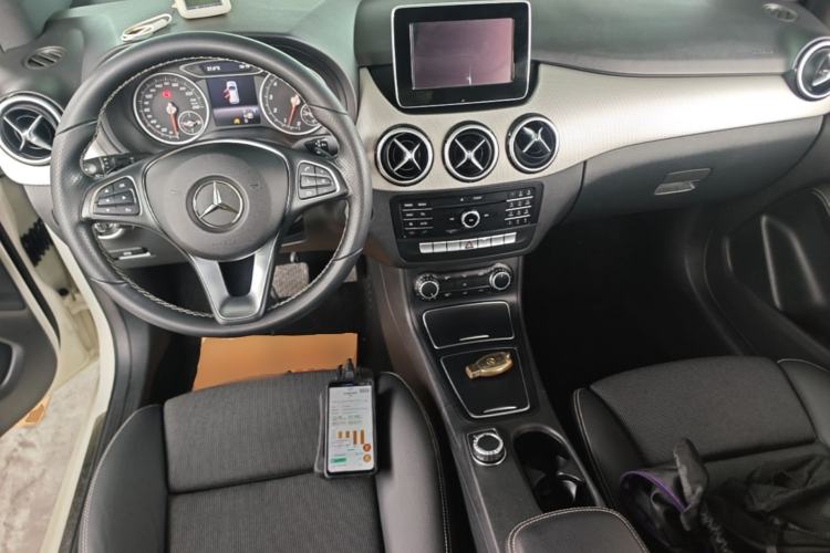 Used Mercedes-Benz B-Class 2015 B 200 Sport Edition Center Console