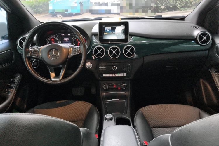 Used Mercedes-Benz B-Class 2015 B 200 Sport Edition Center Console