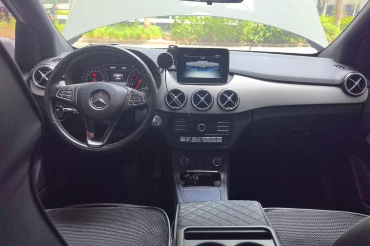 Used Mercedes-Benz B-Class 2015 B 200 Sport Edition Center Console
