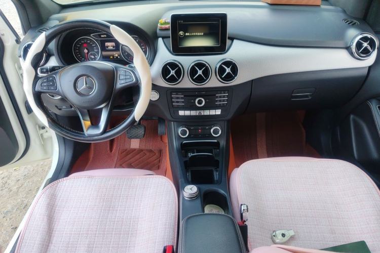 Used Mercedes-Benz B-Class 2015 B 200 Sport Edition Center Console