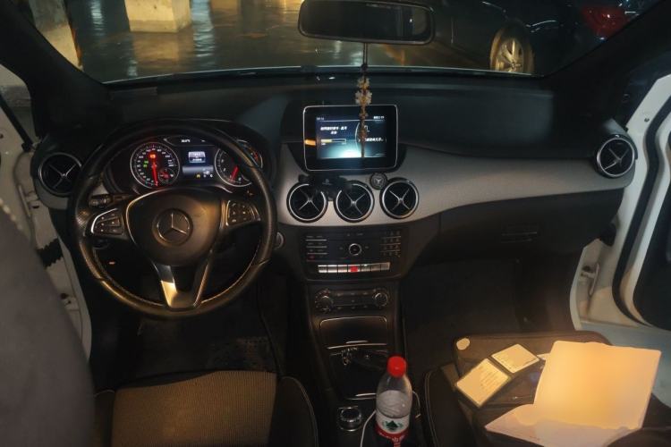 Used Mercedes-Benz B-Class 2015 B 200 Sport Edition Center Console