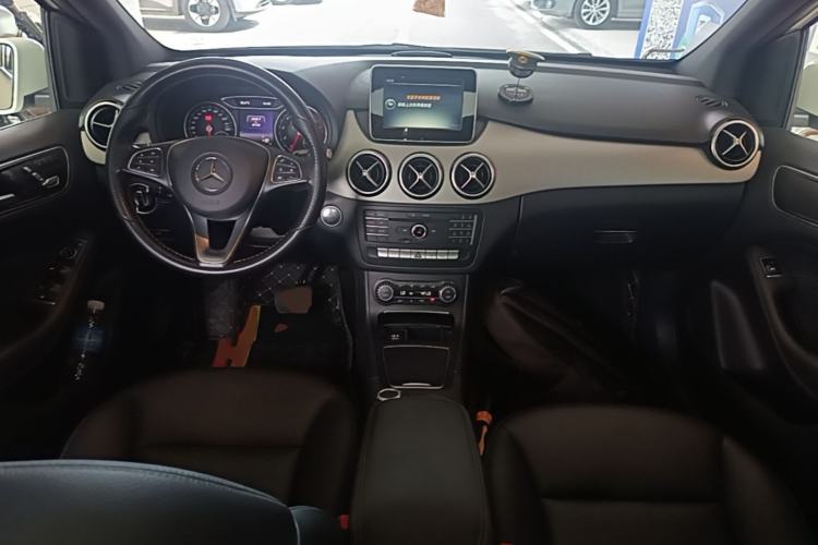 Used Mercedes-Benz B-Class 2015 B 200 Fashion Model Center Console