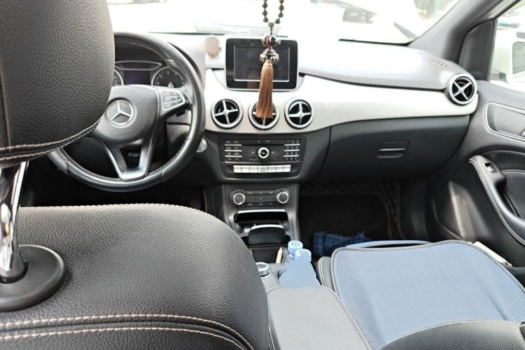 Used Mercedes-Benz B-Class 2015 B 200 Sport Edition Center Console