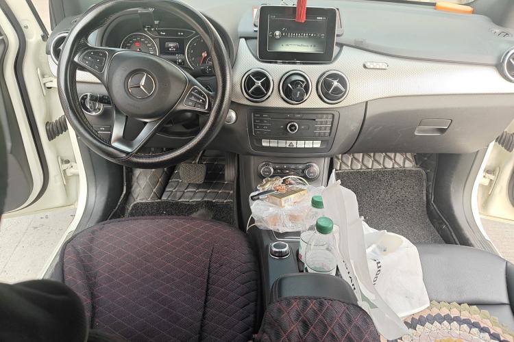 Used Mercedes-Benz B-Class 2015 B 200 Fashion Model Center Console