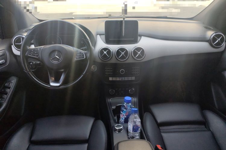 Used Mercedes-Benz B-Class 2015 B 200 Fashion Model Center Console