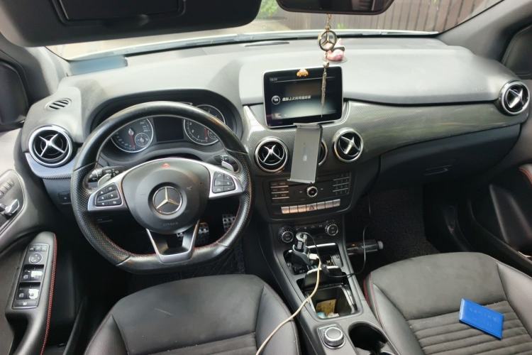 Used Mercedes-Benz B-Class 2015 B 260 Sport Edition Center Console