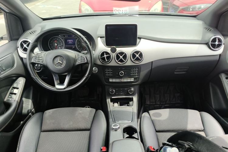 Used Mercedes-Benz B-Class 2015 B 200 Sport Edition Center Console