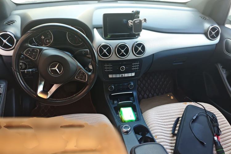 Used Mercedes-Benz B-Class 2015 B 200 Sport Edition Center Console