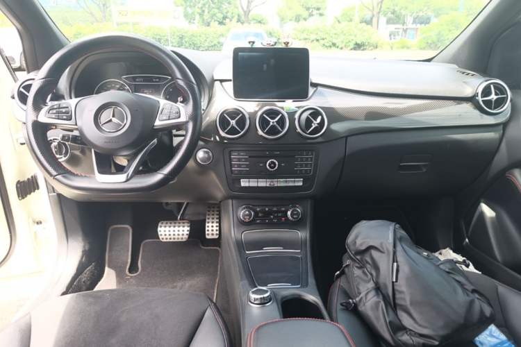 Used Mercedes-Benz B-Class 2015 B 260 Sport Edition Center Console