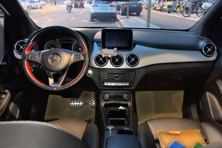 Used Mercedes-Benz B-Class 2015 B 200 Fashion Model Center Console