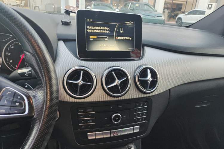 Used Mercedes-Benz B-Class 2015 B 200 Sport Edition Center Console