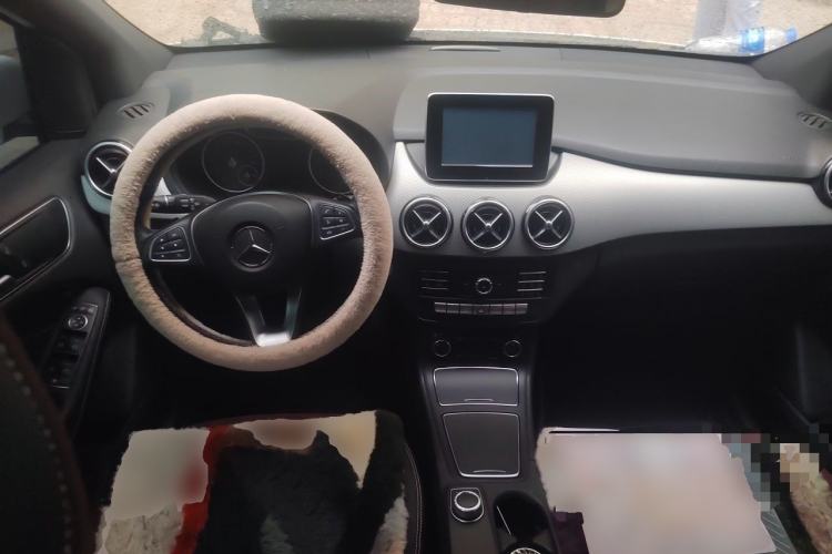 Used Mercedes-Benz B-Class 2015 B 200 Sport Edition Center Console