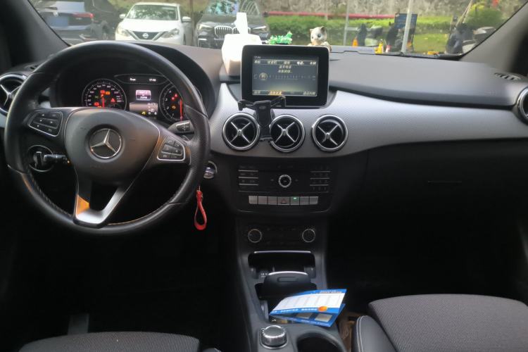 Used Mercedes-Benz B-Class 2015 B 200 Sport Edition Center Console