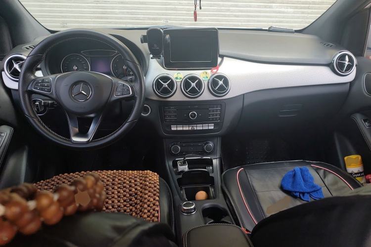 Used Mercedes-Benz B-Class 2015 B 200 Sport Edition Center Console