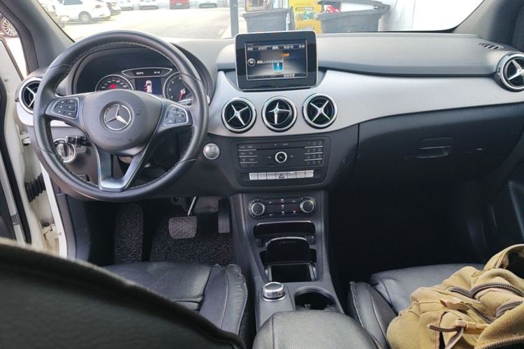 Used Mercedes-Benz B-Class 2015 B 200 Sport Edition Center Console