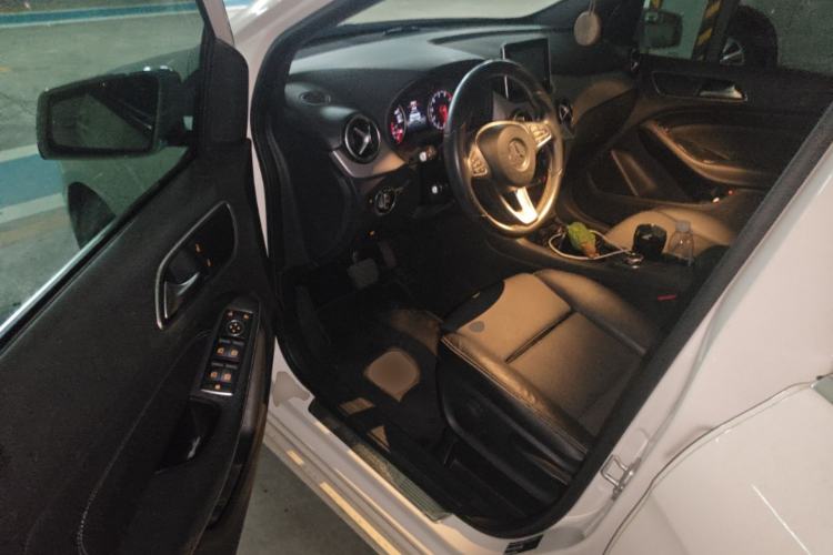Used Mercedes-Benz B-Class 2015 B 200 Sport Edition Driver Seat