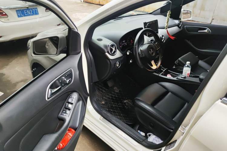 Used Mercedes-Benz B-Class 2015 B 200 Fashion Model Driver Seat