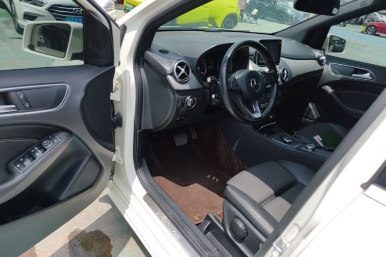 Used Mercedes-Benz B-Class 2015 B 200 Sport Edition Driver Seat