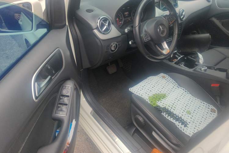 Used Mercedes-Benz B-Class 2015 B 200 Sport Edition Driver Seat