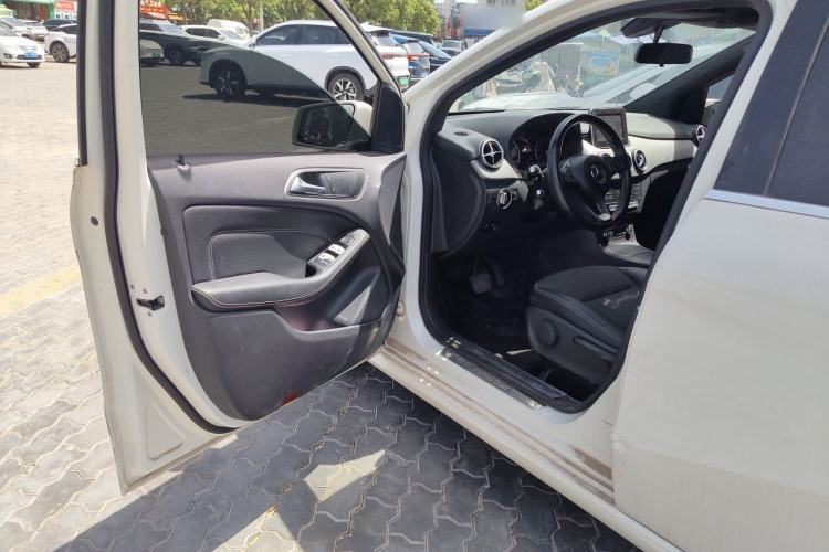 Used Mercedes-Benz B-Class 2015 B 200 Sport Edition Driver Seat