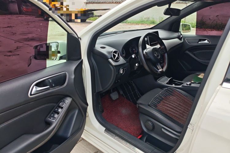 Used Mercedes-Benz B-Class 2015 B 200 Sport Edition Driver Seat