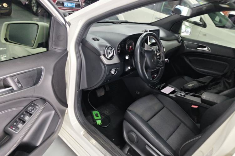 Used Mercedes-Benz B-Class 2015 B 200 Sport Edition Driver Seat