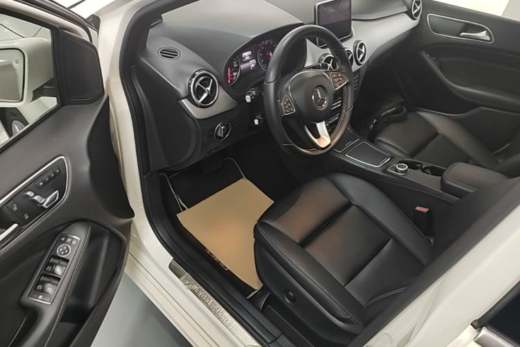 Used Mercedes-Benz B-Class 2015 B 200 Fashion Model Driver Seat