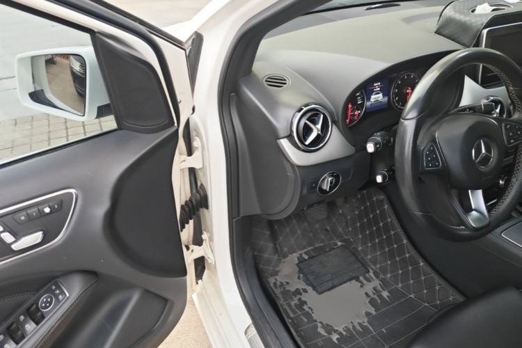 Used Mercedes-Benz B-Class 2015 B 200 Fashion Model Driver Seat