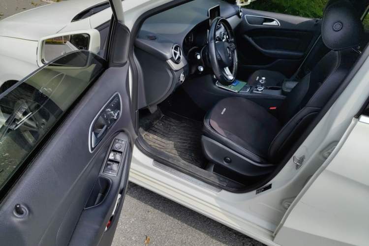Used Mercedes-Benz B-Class 2015 B 200 Fashion Model Driver Seat
