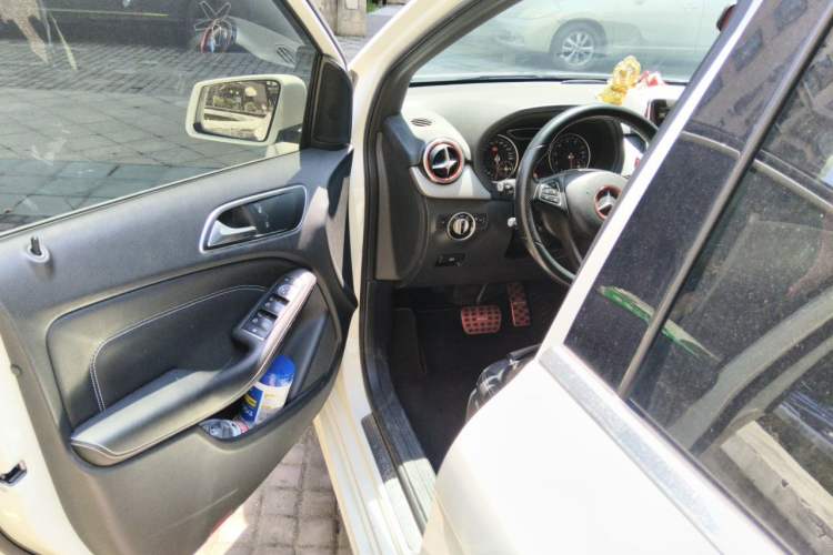Used Mercedes-Benz B-Class 2015 B 200 Sport Edition Driver Seat