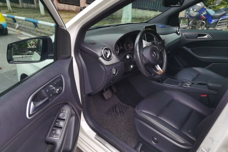 Used Mercedes-Benz B-Class 2015 B 200 Luxury Model Driver Seat