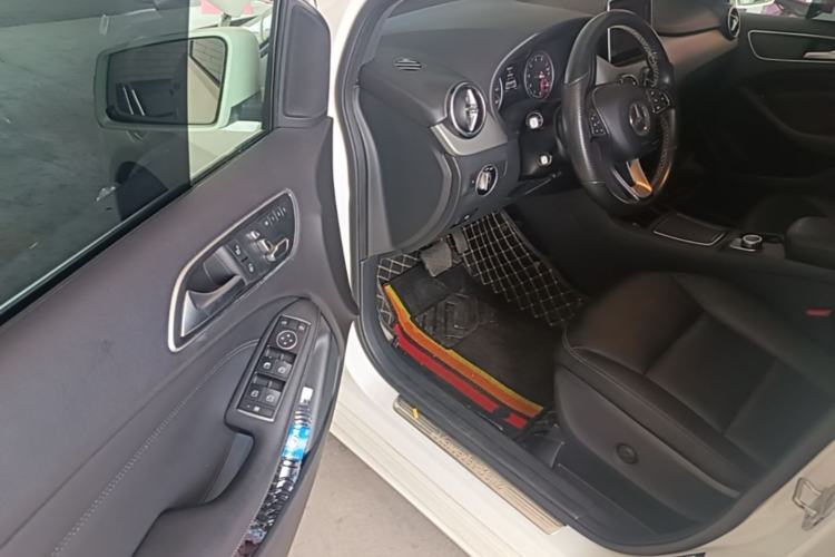 Used Mercedes-Benz B-Class 2015 B 200 Fashion Model Driver Seat